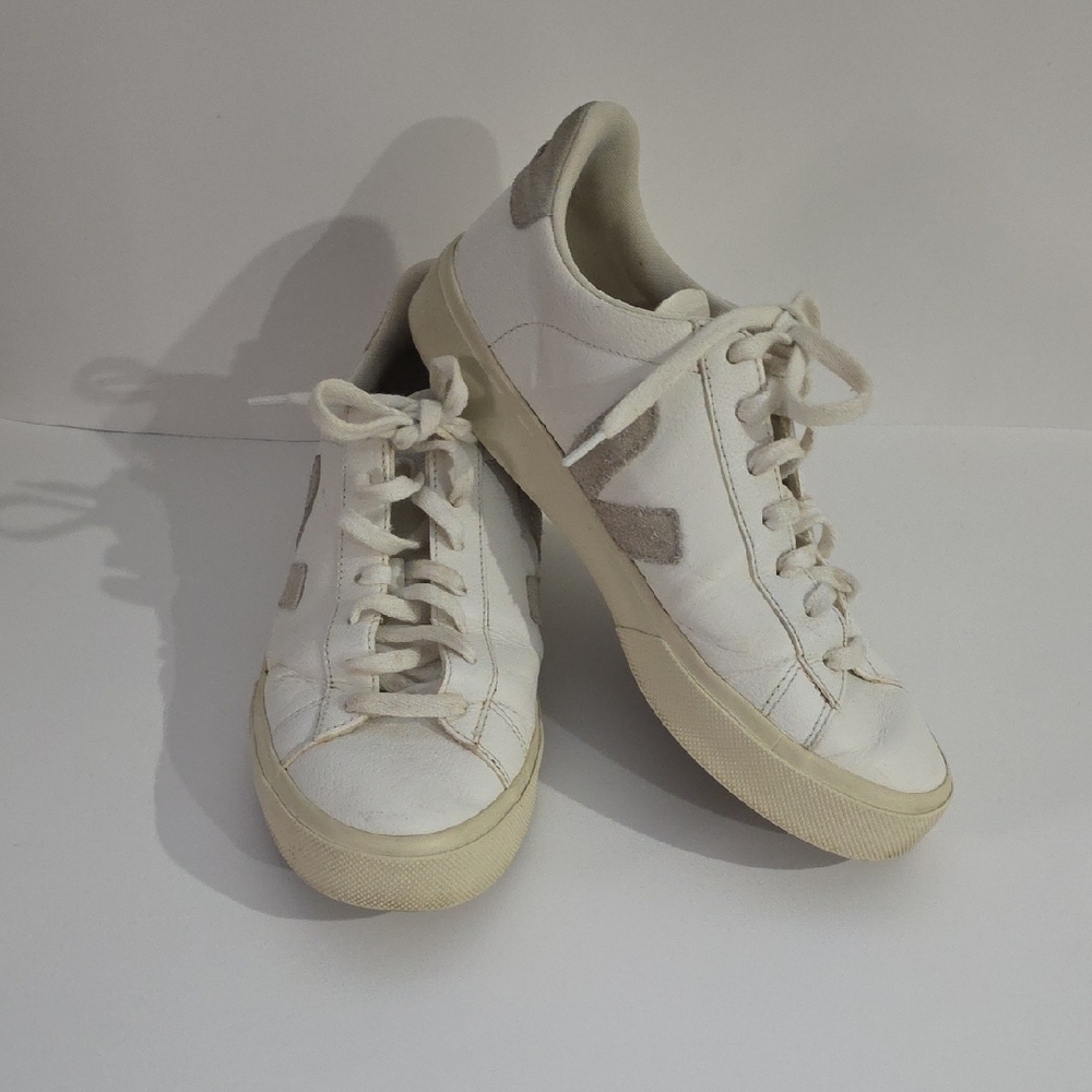 Veja Off-White and Cream Sneakers Size 10